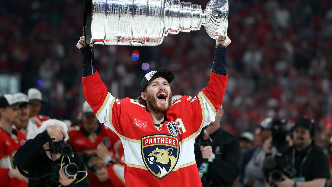 تماشای آنلاین لیگ NHL فصل 2025-26 با بهترین روش‌ها