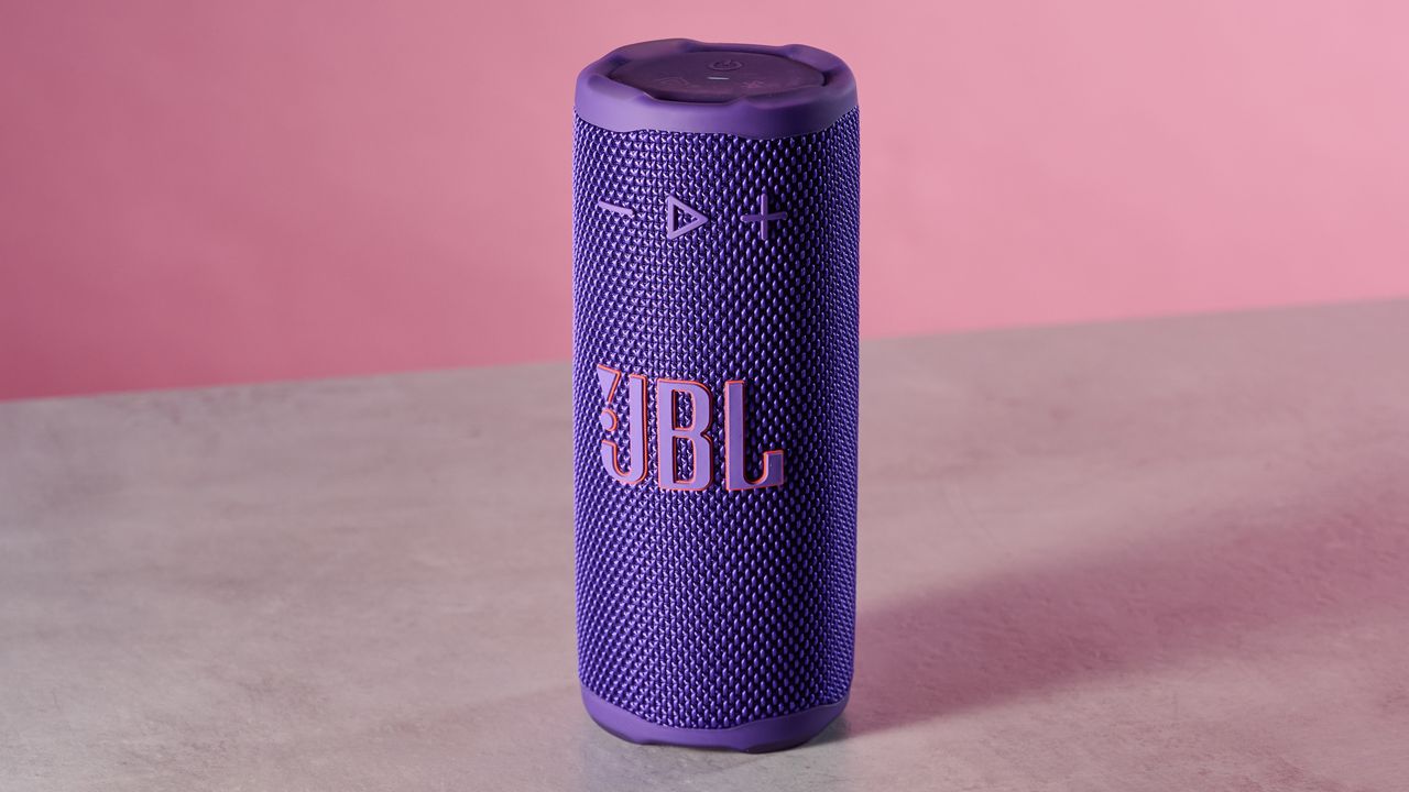 بررسی تخصصی اسپیکر بلوتوثی JBL Grip با کیفیت صدای عالی