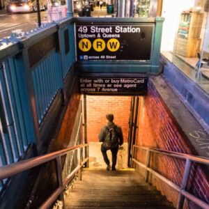 خرابکاری در تبلیغات گردنبند هوش مصنوعی شنود مکالمات