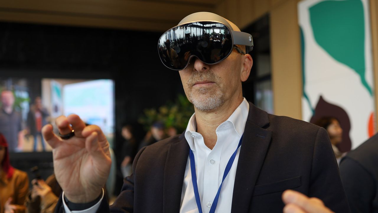 همه چیز درباره هدست واقعیت ترکیبی سامسونگ گلکسی XR