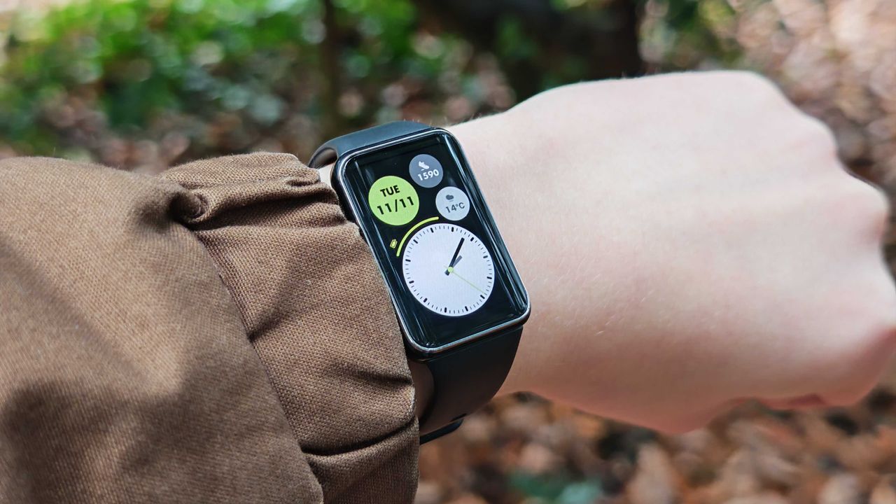 بررسی و معرفی دستبند هوشمند آنر بند 10 با ویژگی‌های جدید